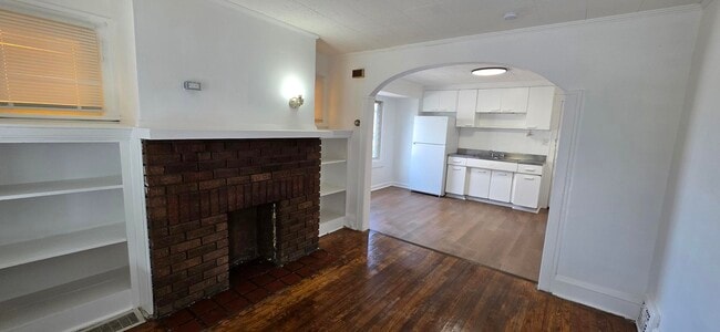 Building Photo - 4473 W 133rd St