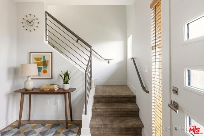 Building Photo - 2753 Waverly Dr