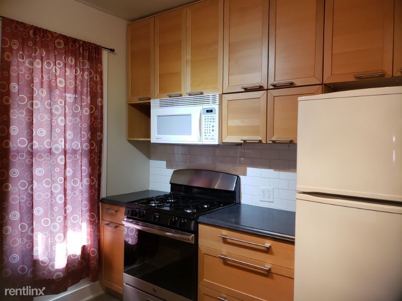 Primary Photo - 3 br, 2 bath House - 743 Armstrong Ave W