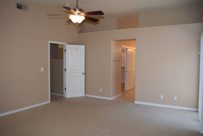 Building Photo - 4840 Knightswood Way