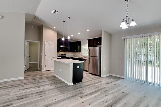 Building Photo - 10051 N Athenia Dr