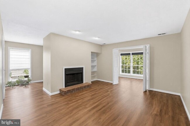 Building Photo - 10118 Oakton Terrace Rd