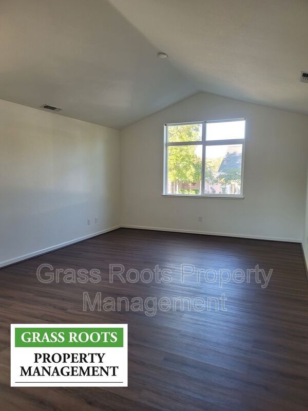 Foto del edificio - 153 Highlands Ct