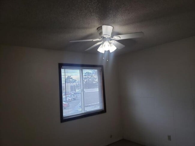 Building Photo - 2 bedroom in Billings MT 59102
