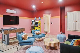 Building Photo - 2002 Chittim Trail Dr