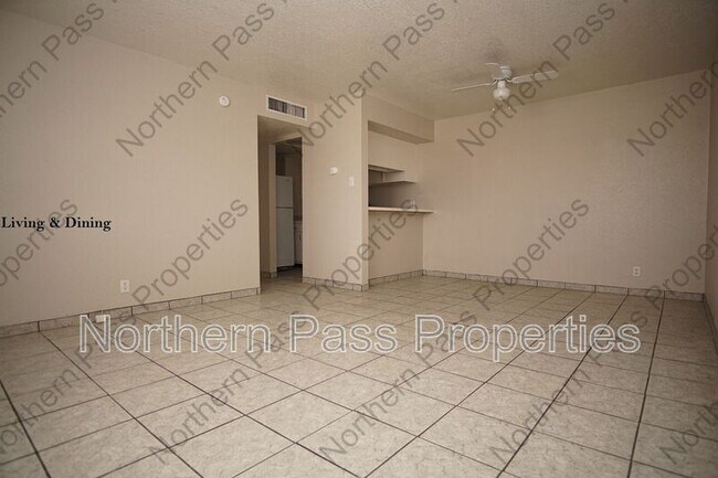 Building Photo - 4700 Maxwell Ave