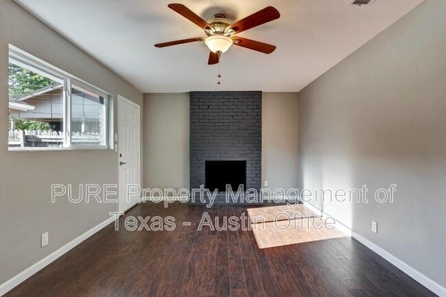 Building Photo - 2607 Parker Ln