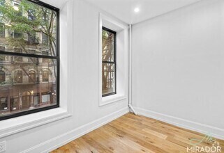 Building Photo - 221 E 10th St