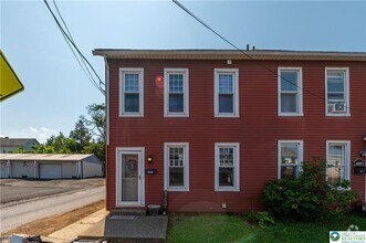 Building Photo - 516 Broad St