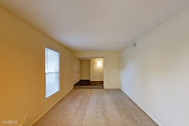 Building Photo - 105 Glace Rd