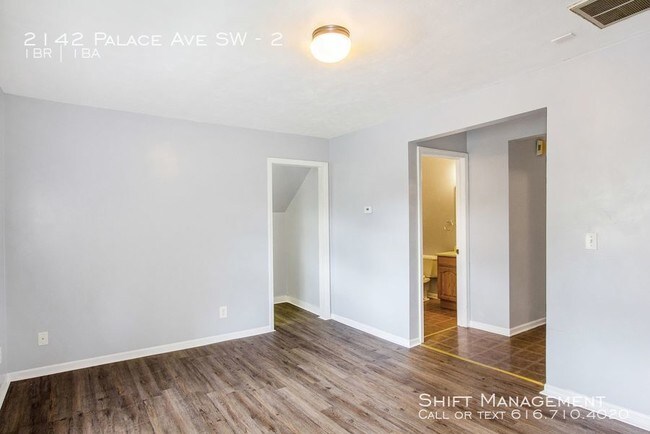 Building Photo - 2142 Palace - Updated one bedroom!