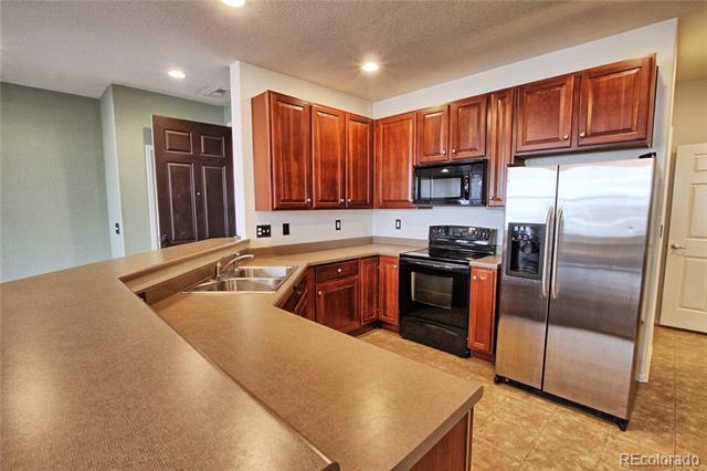 Foto del edificio - 17201 Lark Water Ln