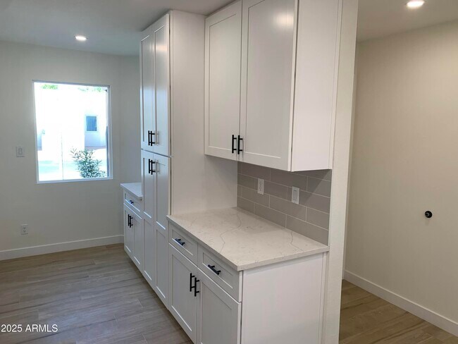 Foto del edificio - 7721 E Sandalwood Dr