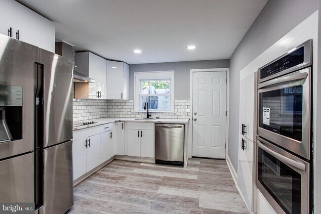 Foto del edificio - 937 Cantrell St
