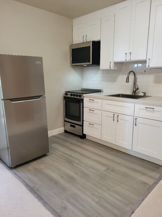 Building Photo - 2343 Mastlands Dr