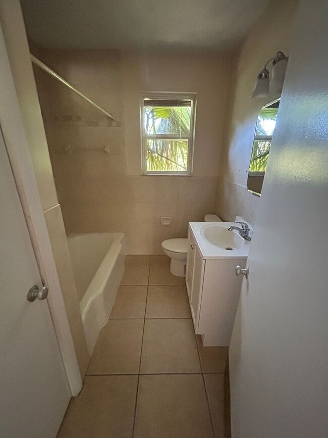 Building Photo - 3 bedroom 2 Bath for Rent