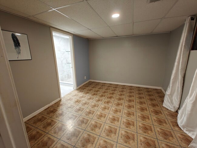 Building Photo - 1410 N Whispering Springs Cir