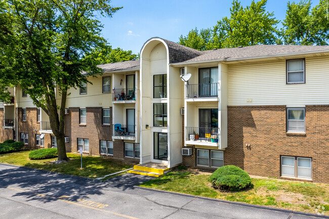 Foto del edificio - Belmont Park Apartments