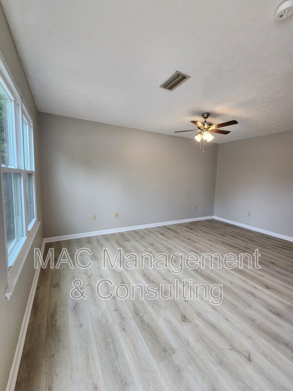 Foto del edificio - 790 Dixie Park Dr