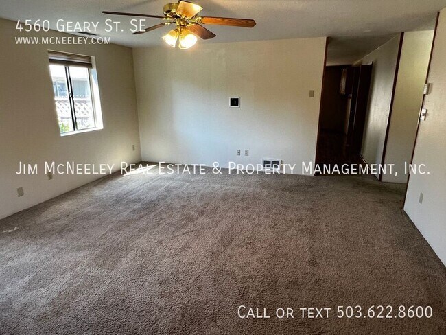 Foto del edificio - 4560 SE Geary St
