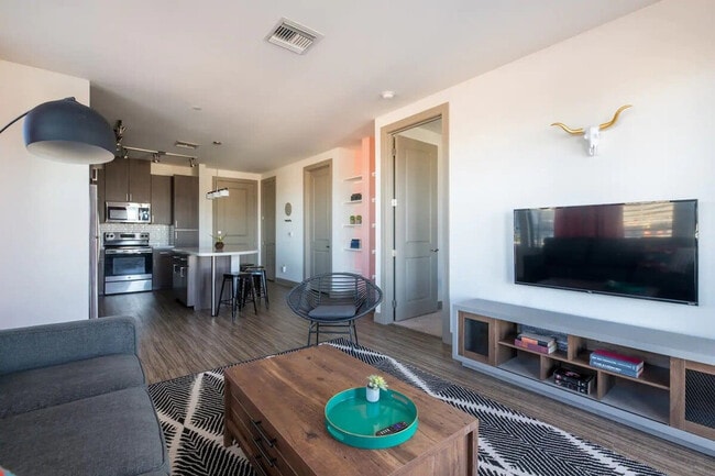 Building Photo - 555 N College Ave