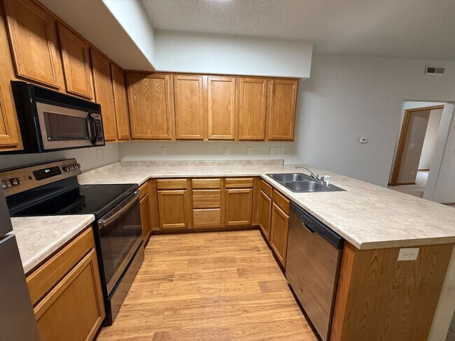 Building Photo - $1,300| 2 Bedroom, 1 Bathroom Condo | No P...