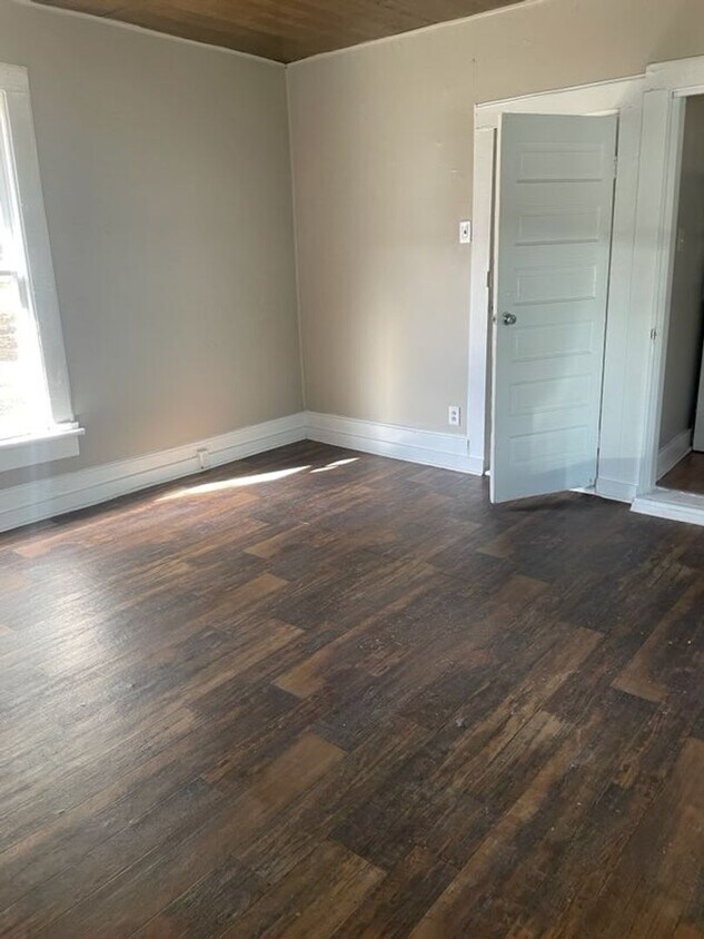 Building Photo - Conveniently located one bedroom home!