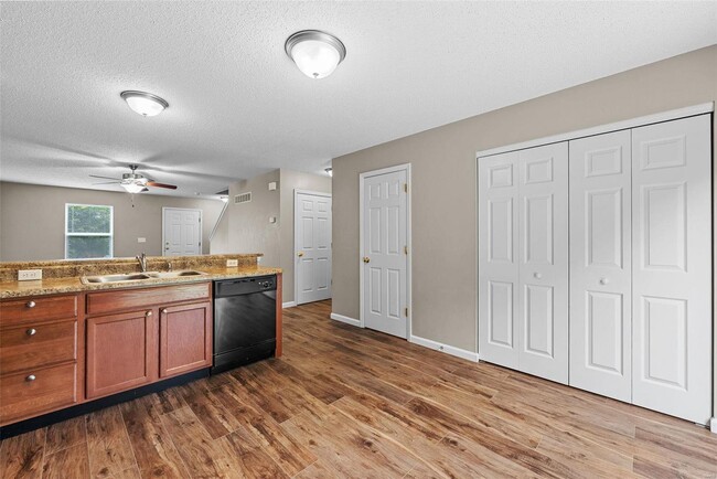 Building Photo - 836 Cadbury Dr