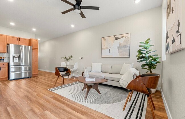 Foto del edificio - 1071 Oak Cir