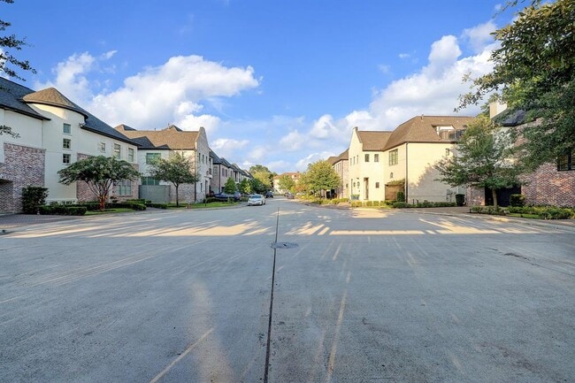 Building Photo - 5413 Alder Cir