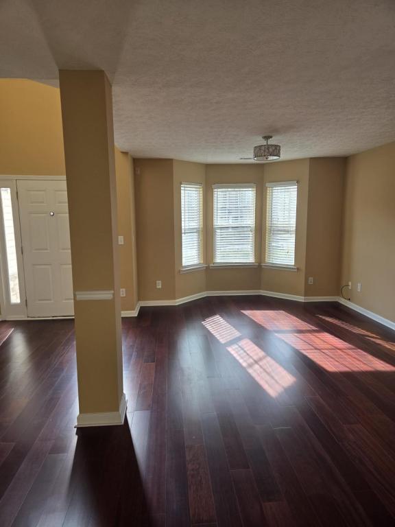 Foto del edificio - 1465 Stoneleigh Way