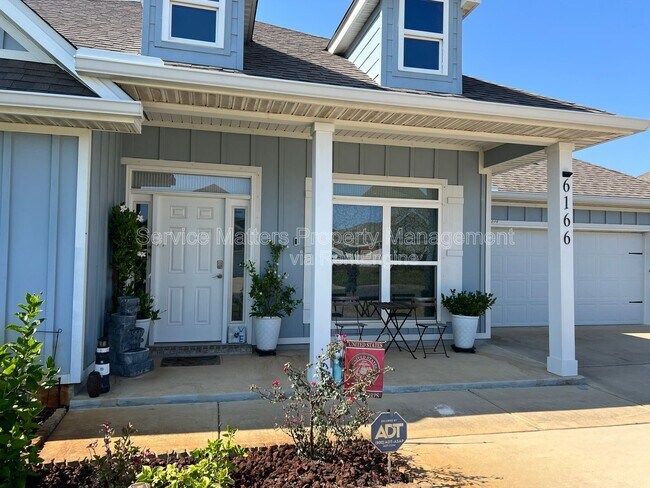 Foto del edificio - 6166 Forest Bay Ave
