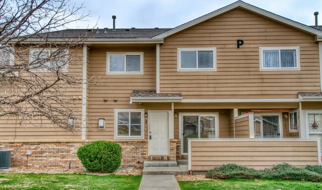 Building Photo - 2 Bedroom & 2.5 Bath Townhouse