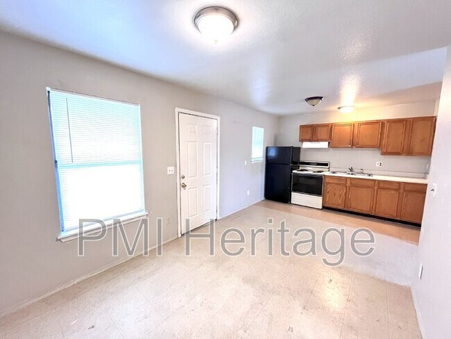 Foto del edificio - 813 E Huntsville Ave