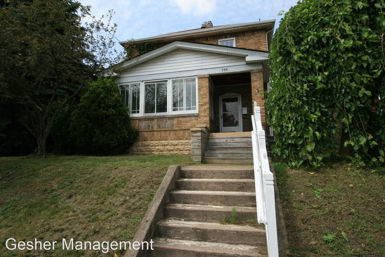 3 br, 1.5 bath House 735 St Clair Ave. House for Rent in Clairton