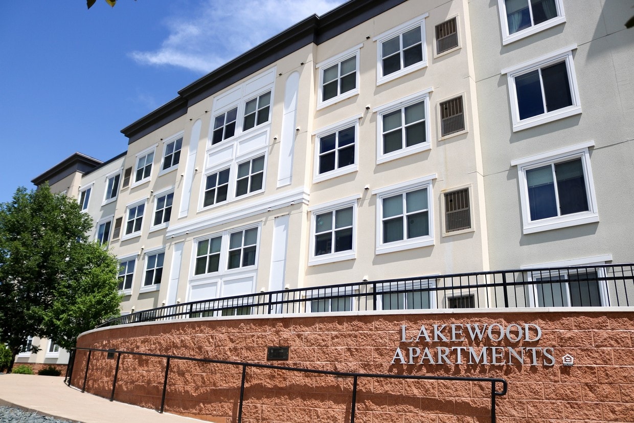 Lakewood Apartments Lino Lakes, MN