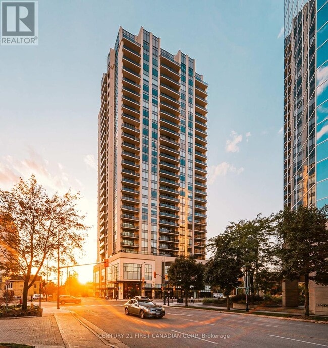 Building Photo - 505-2505 Talbot St