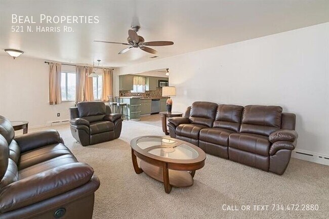 Photo - 521 N Harris Rd House