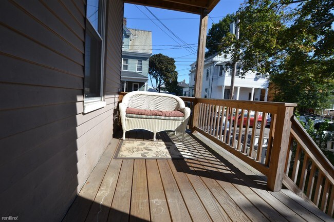 Foto del edificio - 2 br, 1 bath  - 51 Litchfield St