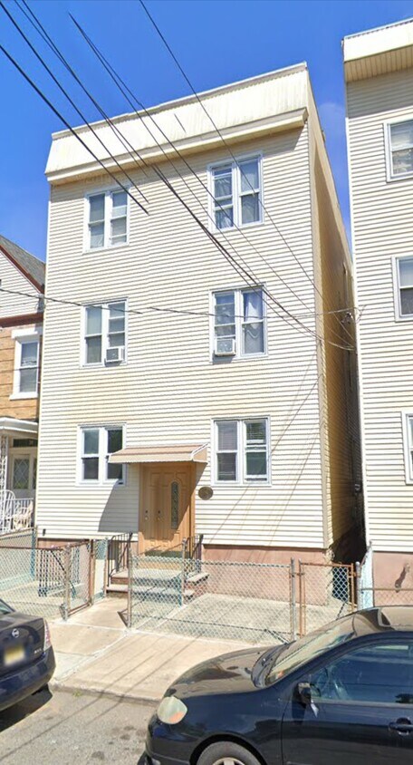 Building Photo - 36 Brighton Ave