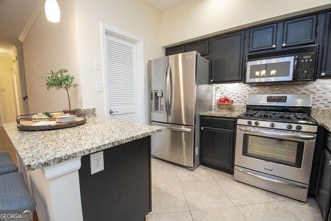 Building Photo - 403 Peachtree Club Dr