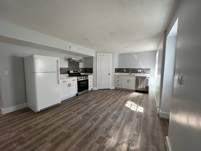 Building Photo - 315 W 500 S St