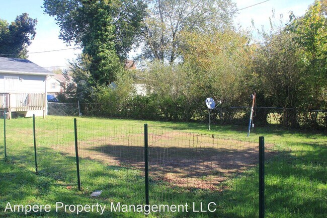 Foto del edificio - 3 br, 1 bath House - 4600 Shawhan Rd