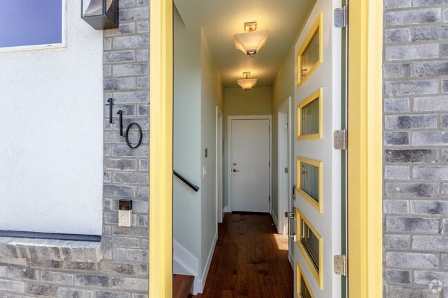 Building Photo - Sheridan Place Townhomes