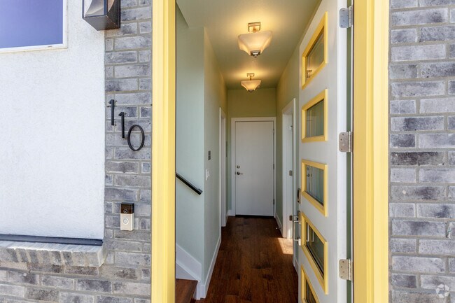 Foto del edificio - Sheridan Place Townhomes