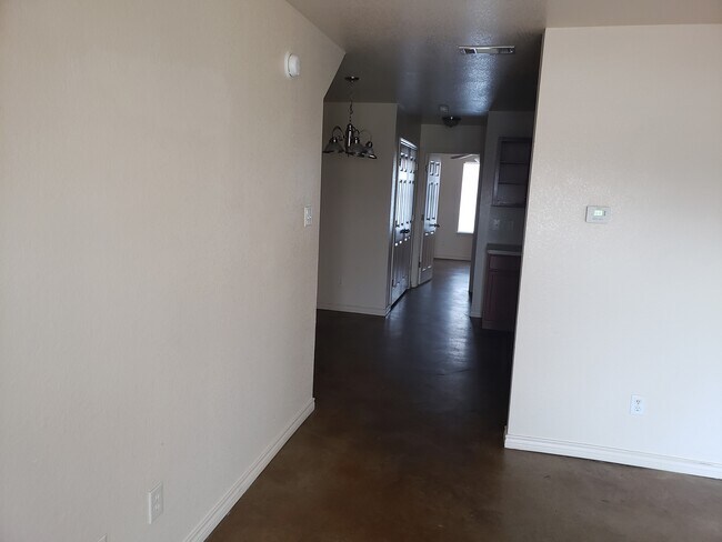 Foto del edificio - 1305 Cavalry Ln