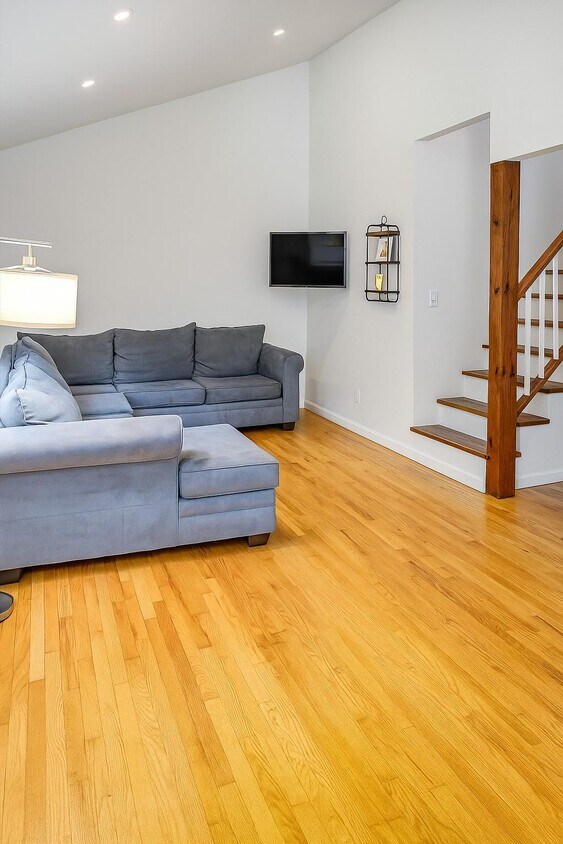 Foto principal - 31 Warren Dr