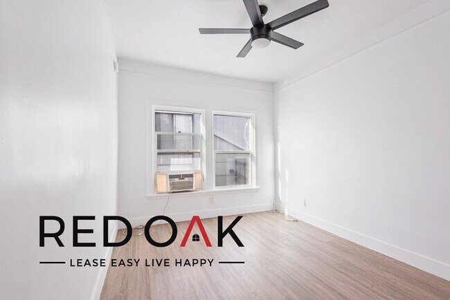 Foto del edificio - 1 Month Free! Fabulous One Bedroom with Lo...