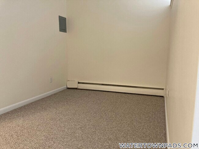 Foto del edificio - 16 Whites Ave