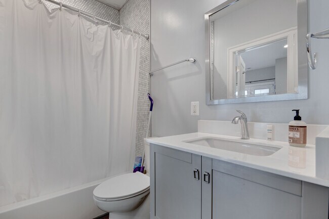 Building Photo - 2001 2nd St NE